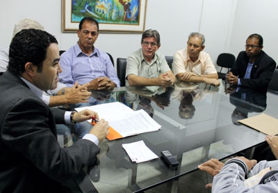 SERÁ QUE VAI? Prefeito assina compromisso de regularização fundiária para viabilizar projeto habitacional no Alto São Vicente Alto são vicente 2